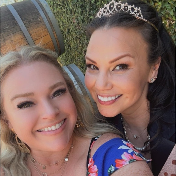 Hi Gorgeous, I'm Suzette! Thank you for stopping by! - Picture 12 of 17